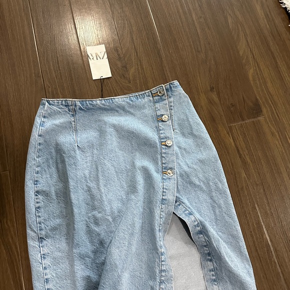 Zara side buttons denim skirt - Picture 5 of 8